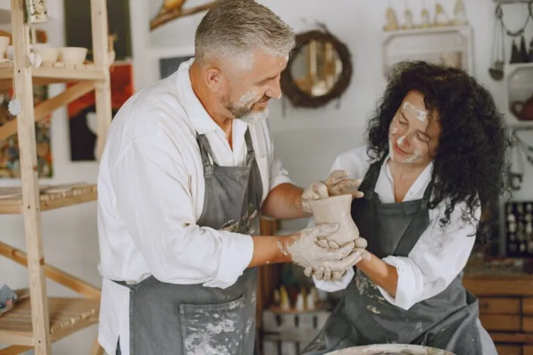 Atelier poterie créatif en couple