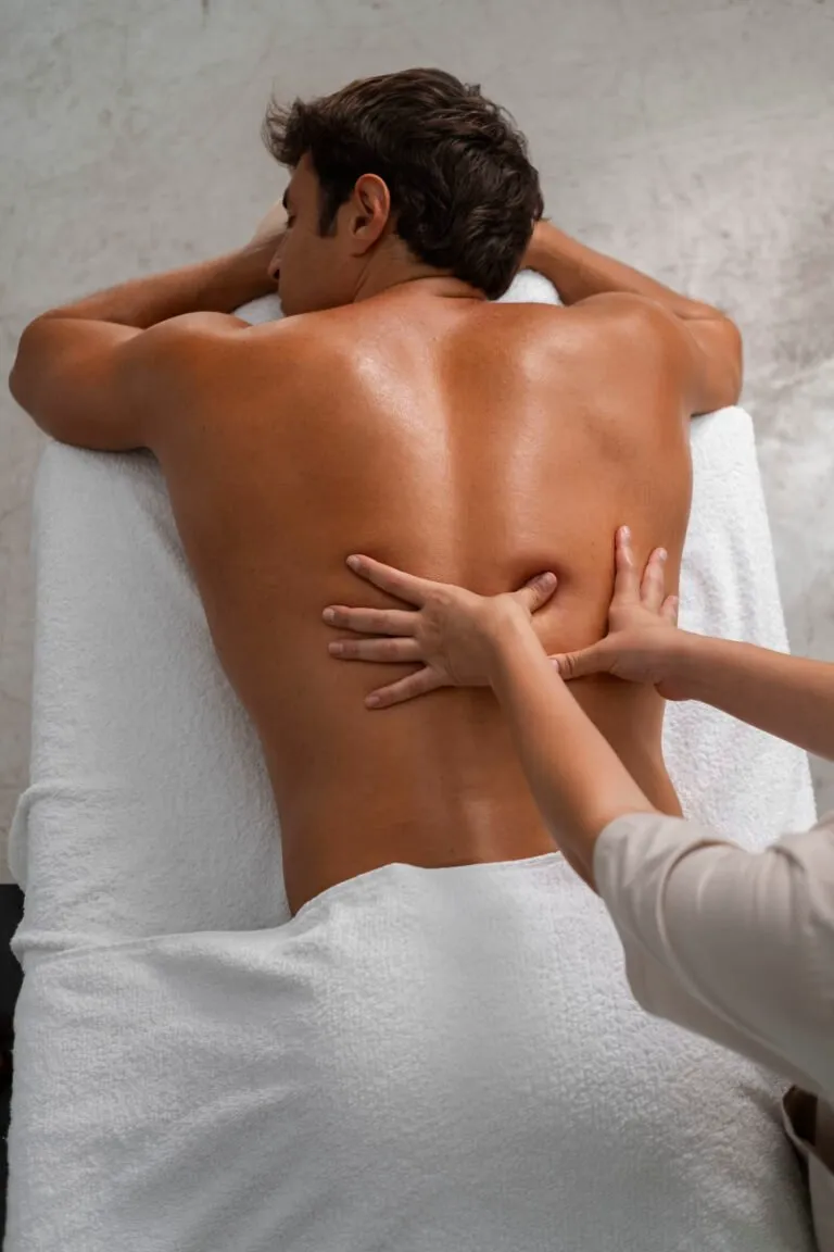 Massage relaxant au spa